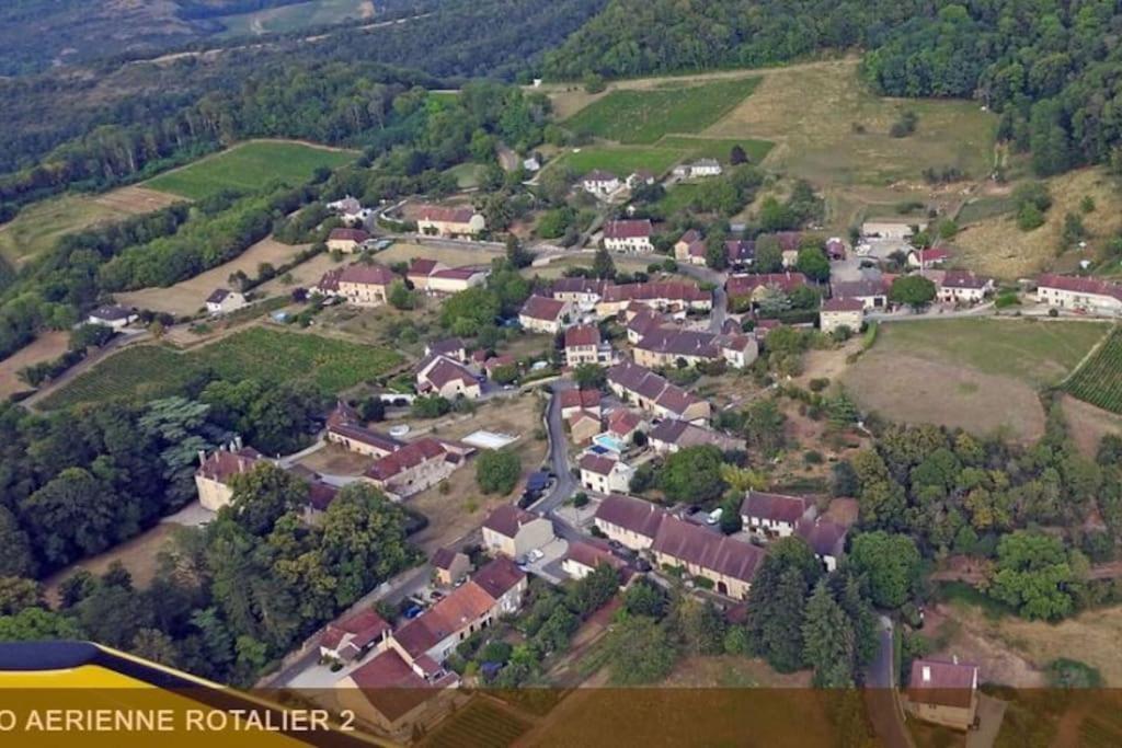 Jura - Maison De Village Entiere Avec Piscine Rotalier Exterior photo